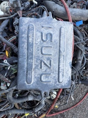 ISUZU NKR AKÜ ÜST KAPAĞI