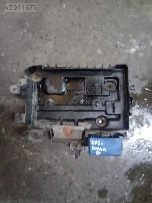 OPEL CORSA D AKÜ KAPAĞI