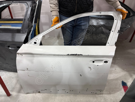 SKODA SUPER B ÇIKMA ORİJİNAL SOL ÖN KAPI BD2