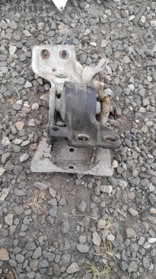 Mazda 323 motor kulağı