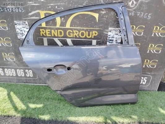 RENAULT MEGANE 4 SAĞ ARKA KAPI ORİJİNAL ÇIKMA
