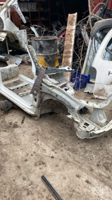 RENAULT SYMBOL TALİA SAĞ ÖN ÇEYREK