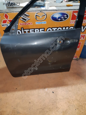 Suzuki Swift Modeli Sol Ön Kapı Çıkma Parçası