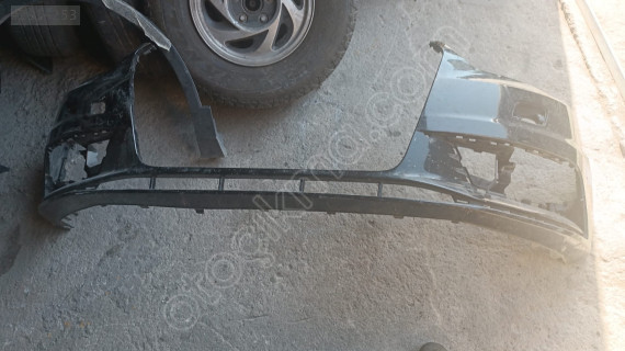 Audi A3 sedan ön tampon çıkma