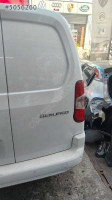 Opel Combo bagaj kapağı sağ taraf