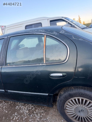 İnfiniti i30  sol arka kapı