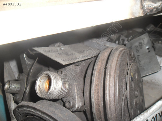 BMW E30 5.18İ BENZİNLİ KLİMA KOMPRESÖRÜ