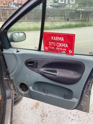 RENAULT SCENİC SAĞ ÖN KAPI CAMI