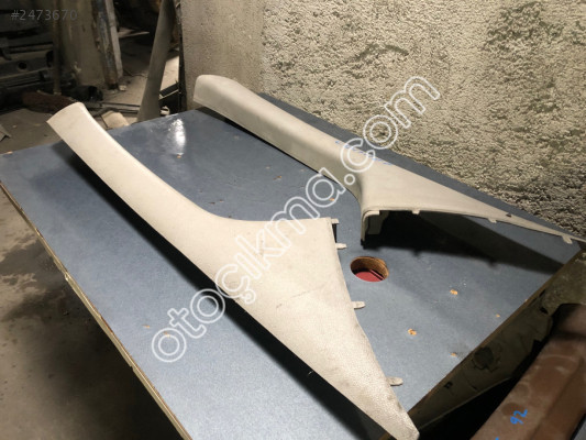 FORD CONNECT ÖN DİREK PLASTİĞİ