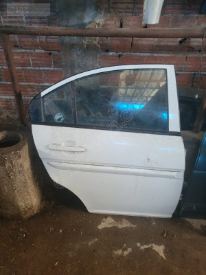 HYUNDAİ ACCENT ERA SAĞ ARKA KAPI DOLU HATASIZ