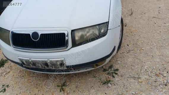 2005 skoda fabia sol far
