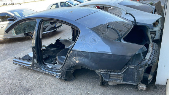 VOLKSWAGEN PASSAT B7 SOL ÇAMURLUK