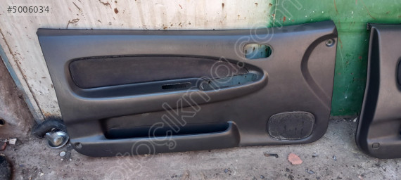 Mazda 323 practica sol ön kapı döşemesi