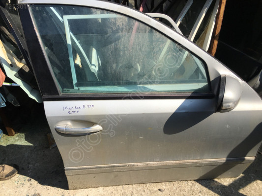 Mercedes E220 2006 Sağ Ön Kapı Döşemesi Dış Ayna
