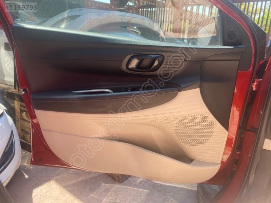 2022 Hyundai Bayon Sol Ön Kapı Döşemesi