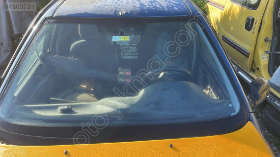 Peugeot 106 ön cam