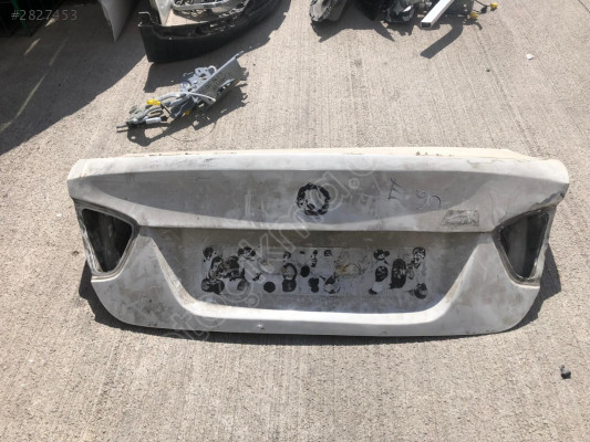 BMW 3 SERİ E90 BAGAJ KAPAĞI