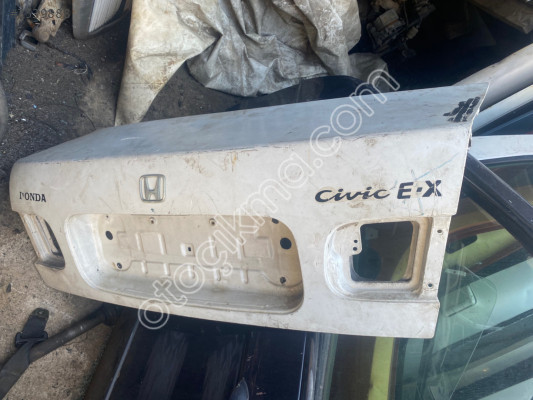 Honda Civic bagaj kapağı