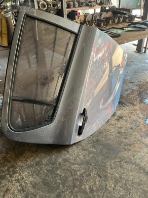 HYUNDAİ İ20 SAĞ ARKA KAPI
