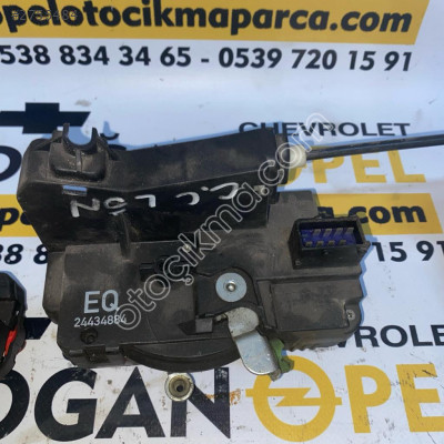 Opel Corsa C Sol Ön Çıkma Kapı Kilidi GM