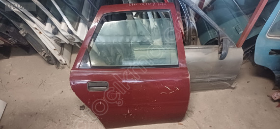 OPEL VECTRA A SAĞ ARKA KAPI