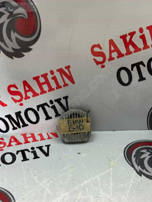 BMW 3 Serisi G30 Far Beyni