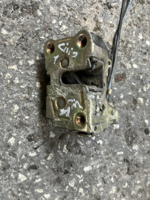 Renault Clio 1 Sağ ön kapı kilidi