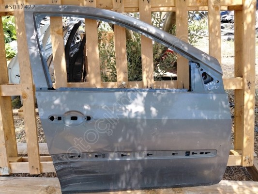 RENAULT CLİO 3 SAĞ ÖN KAPI
