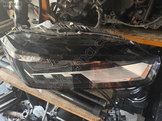 Peugeot 3008 sağ ön far