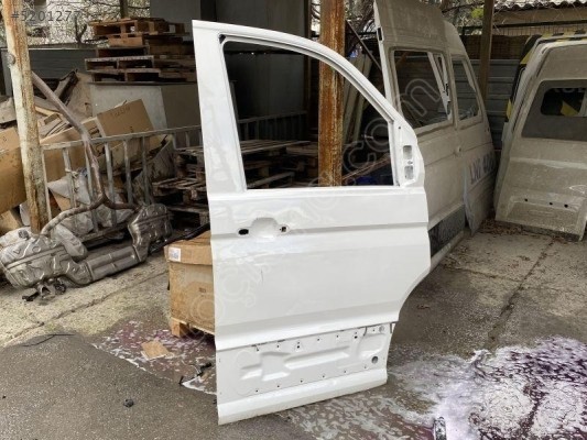 VOLKSWAGEN CRAFTER 2017 2024 SAĞ ÖN KAPI 7C0831056