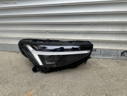 Volvo c40 ex40 sağ far mercekli