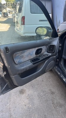 Laguna 1 sol ön kapı  döşemesi