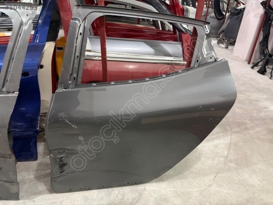 RENAULT CLİO 5 ÇIKMA ORİJİNAL SOL ARKA KAPI BD2