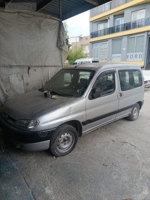 2003 PEUGEOT PARTNER KAPI CAMLARI ARAÇTAN SÖKME