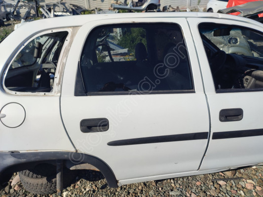 OPEL CORSA B SAĞ ARKA KAPI