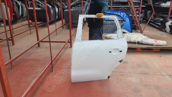 CİTROEN C3 AİRCROSS SOL ARKA KAPİ