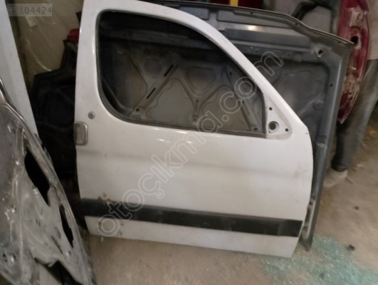 Peugeot partner sağ ön kapı