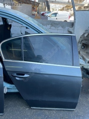 VOLKSWAGEN PASSAT B7 SAĞ ARKA KAPI