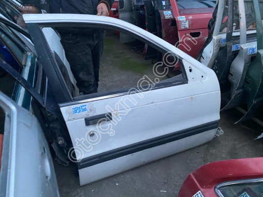 MİTSUBİSHİ LANCER SAĞ ÖN KAPI KİLİDİ 1990 MODEL