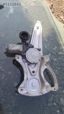 Toyota auris sağ arka kapı cam krikosu