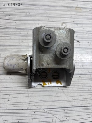 RENAULT CLIO 3 Kapı Menteşesi