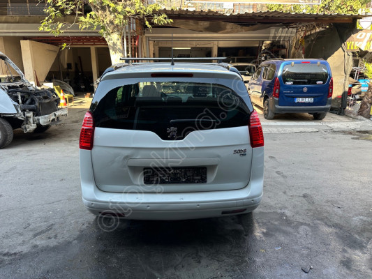 Peugeot 5008 arka stop çıkma
