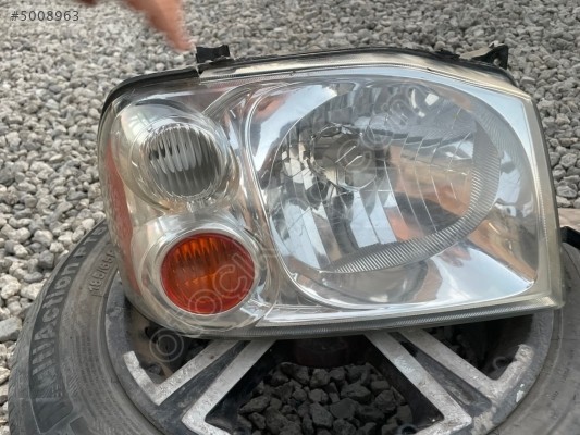 Nissan Skystar sağ far