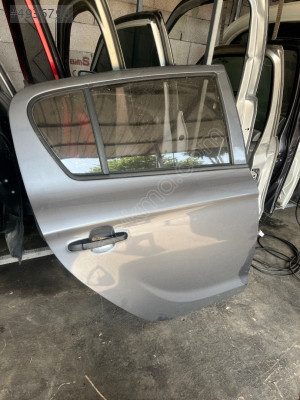 HYUNDAİ İ20 SAĞ ARKA KAPI