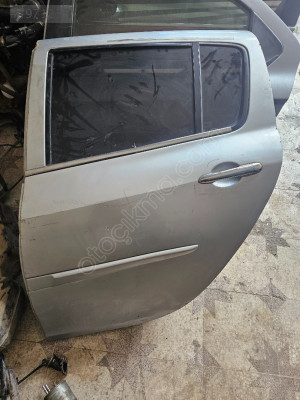 RENAULT CLİO 3 SOL ARKA KAPI DOLU