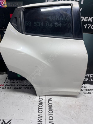 Juke sağ Arka Kapı