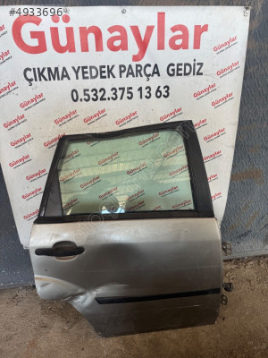 FORD FİESTA SAĞ ARKA KAPI