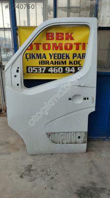 renault master çıkma sol ön kapı az hasarlı