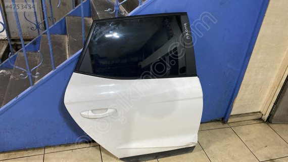 SEAT ARONA SAĞ ARKA KAPI