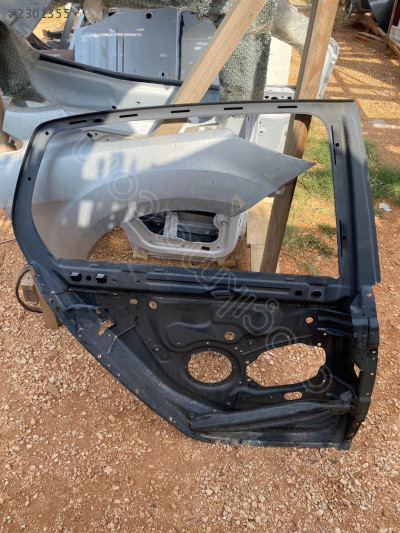 Golf 5 sağ arka kapı iskeleti